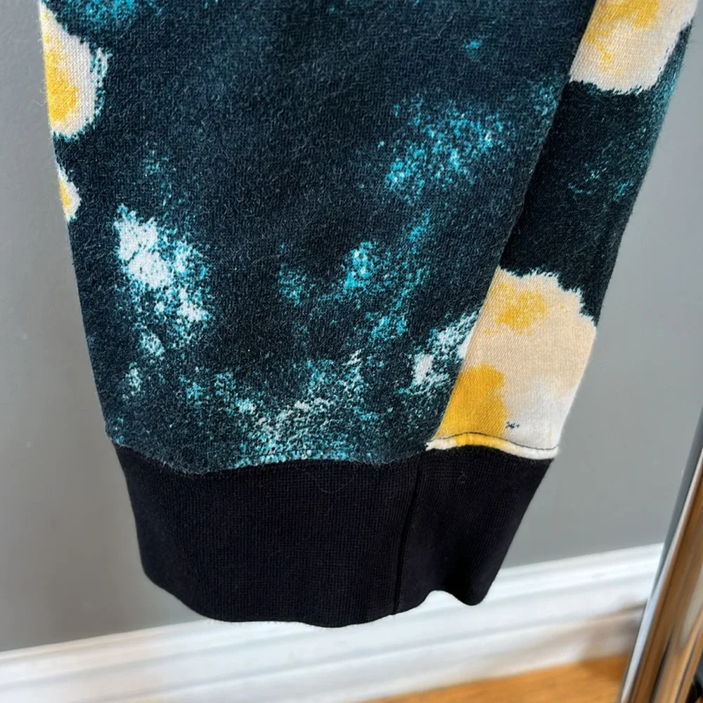 💃Nike XL Yellow Green Floral Club Fleece Lounge Joggers Pants - Picture 3 of 11